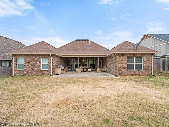 4th image of 7904 Rome Way