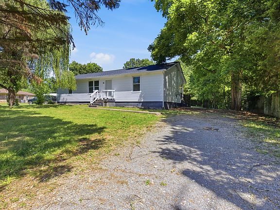 3rd image of 353 Dupuis Dr