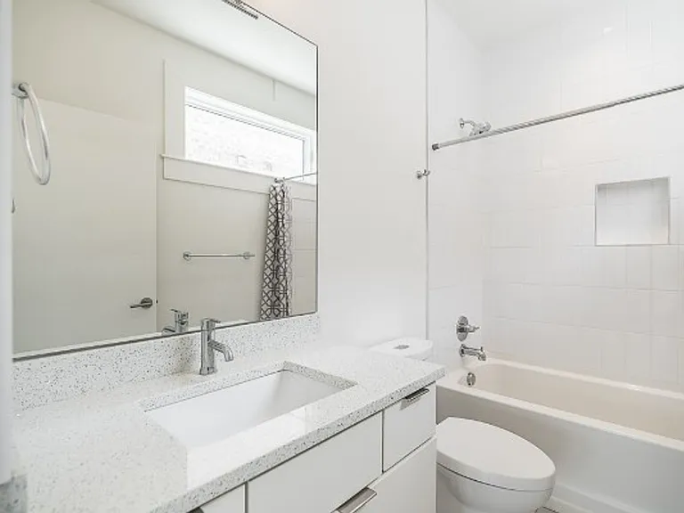 323 Garfield St — Photo 32