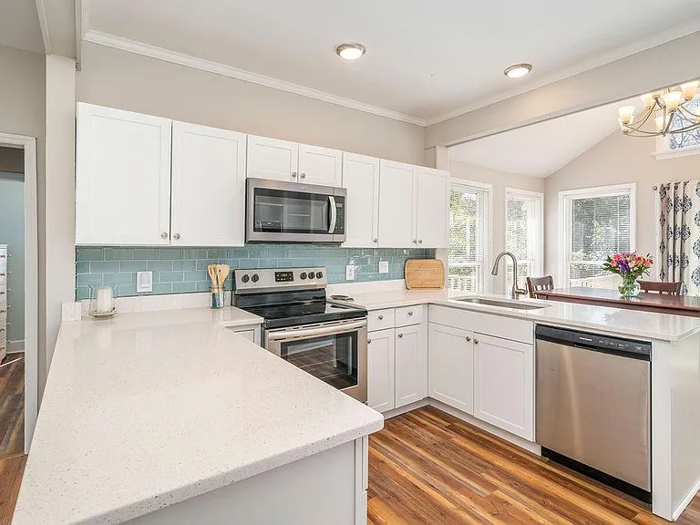 607 Washington St #A — Photo 9