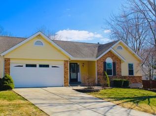 15 Running Waters Ct, Saint Charles, MO