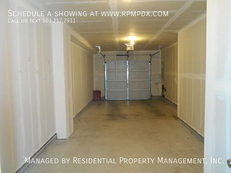 2095 NE Sheffield Ave — Photo 20