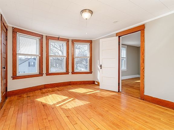 3rd image of 306 Franklin Rd