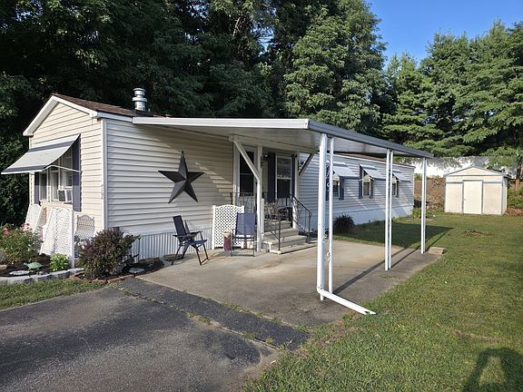 2nd image of 72 Holiday Cir