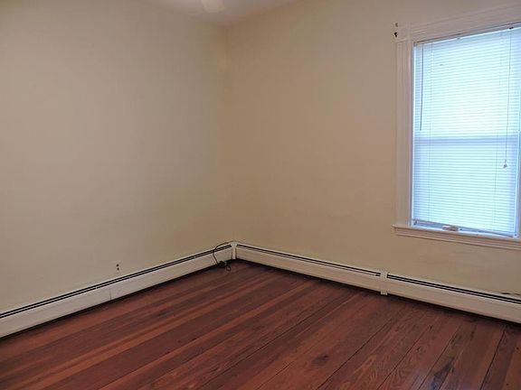 3rd image of 62 Berkshire St