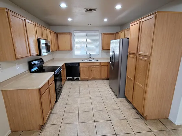 7424 S 37th Ln, Phoenix, AZ 85041