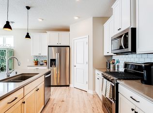 13621 Applewood Trl, Rosemount, MN 55068