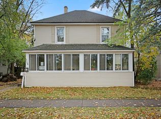 956 Chestnut St #1, Deerfield, IL 60015