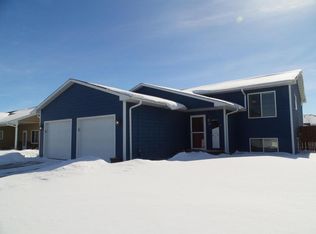 313 Washington Rd, Volga, SD 57071
