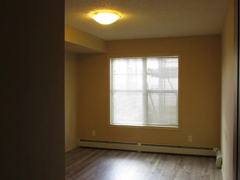 11453 Ellerslie Rd SW — Photo 3