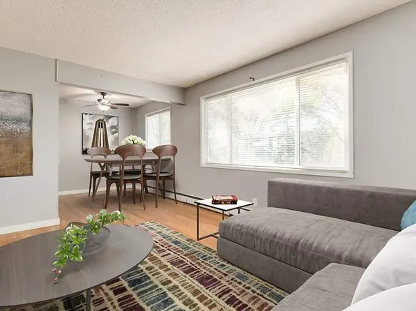 11825 101st St NW #7, Edmonton, AB T5G 2B6