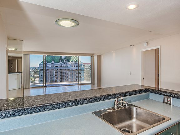 5th image of 700 E Ocean Blvd Unit 2204