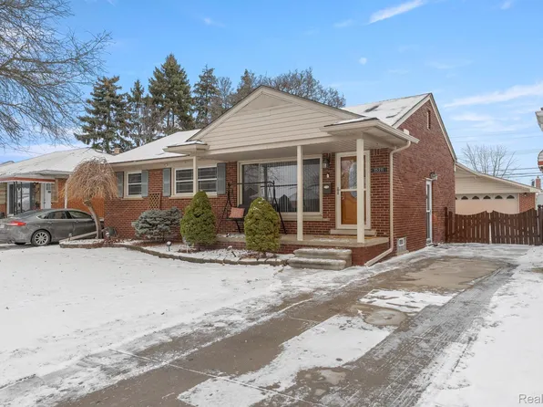 15211 Richmond St, Southgate, MI 48195