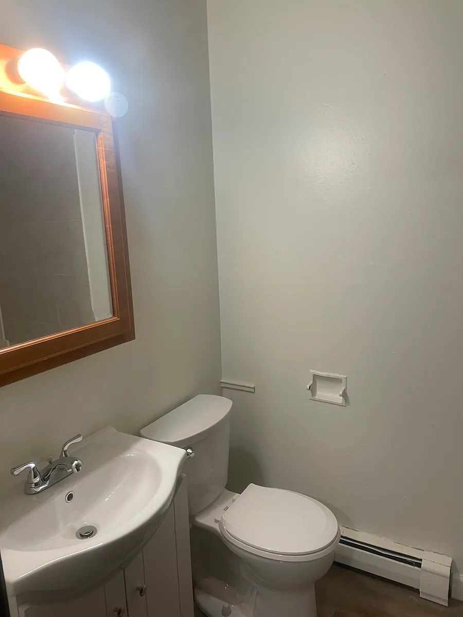 Building Photo - 4629 Yackley Ave #4