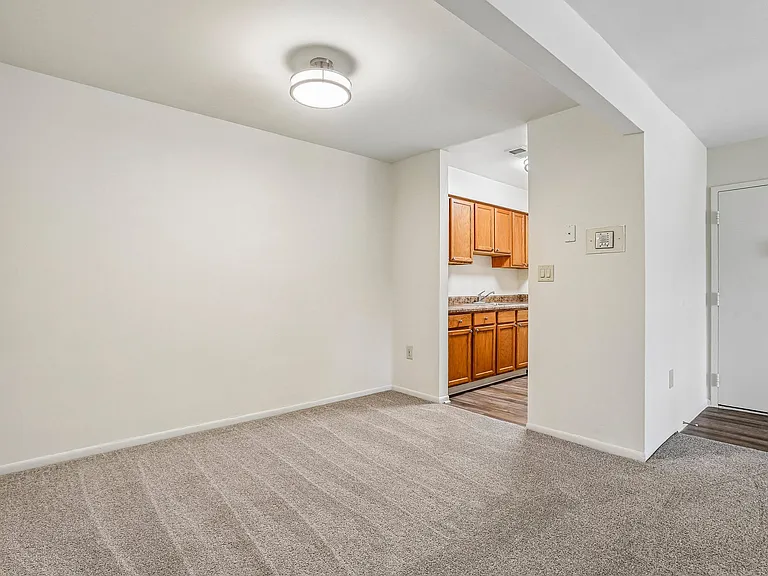Plaza I Apartments — Photo 17