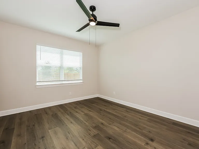 345 Magnolia Blvd — Photo 10