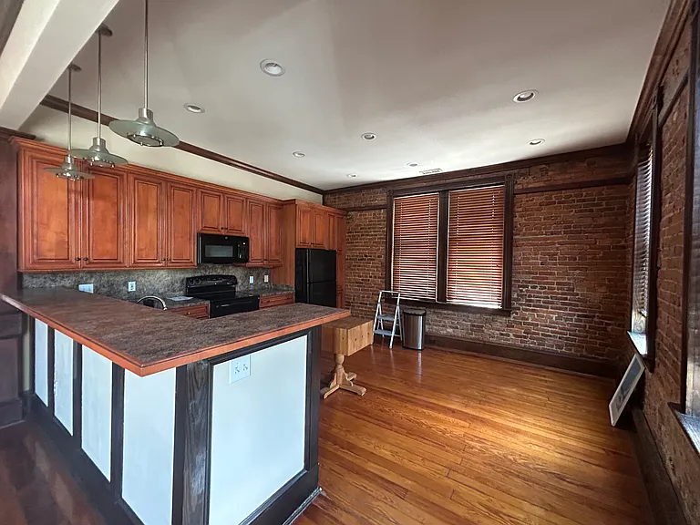 2737 Cleveland St #211 — Photo 6