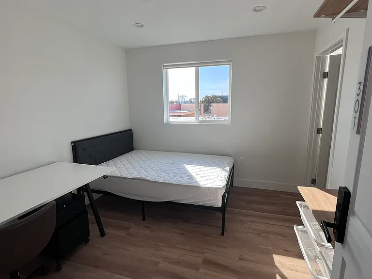 1224 W 37th Pl — Photo 64