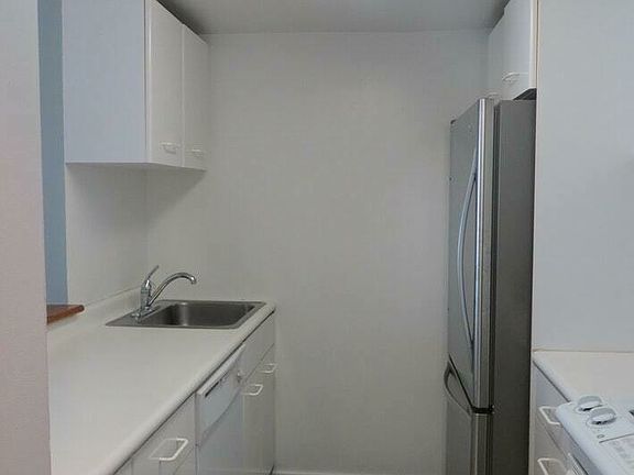 2nd image of 2373 Broadway APT 1429
