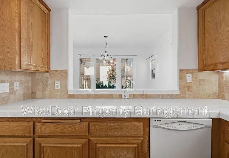 1087 Waterfall Way — Photo 17
