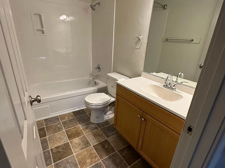 207 Washington St — Photo 10