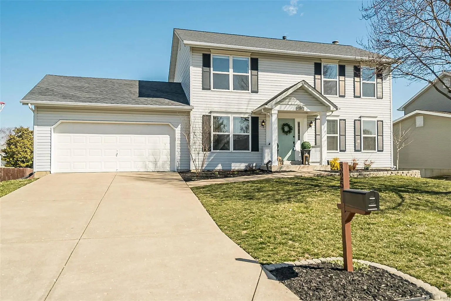 325 Charlottesville Dr photo 1