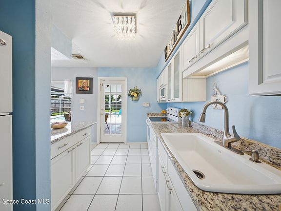 3rd image of 2803 Kensington Dr