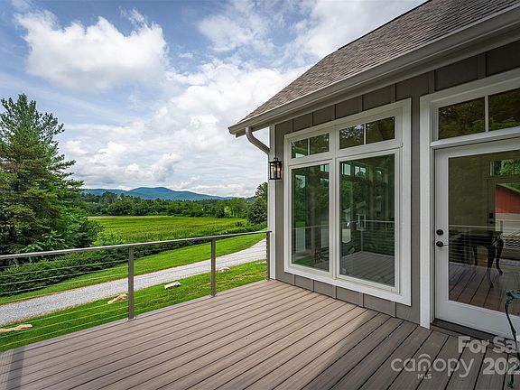18th image of 326 Golden Valley Dr