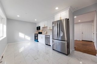 4th image of 14737 Kimbark Ave