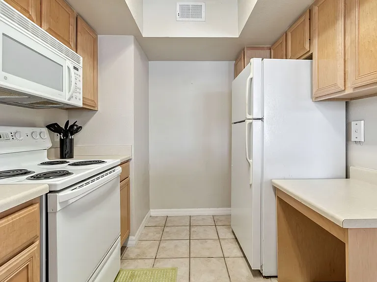 2950 Viscaya Pl #104 — Photo 12