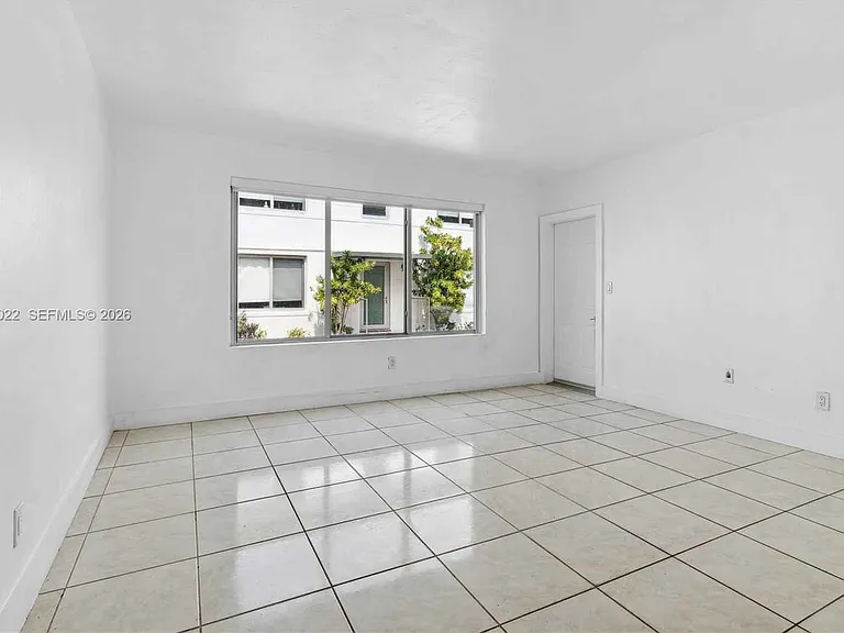 732 82nd St — Photo 4