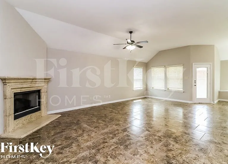 6901 Canyon Rim Dr — Photo 3