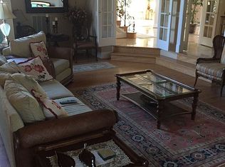 330 Sinegar Pl, Great Falls, VA 22066