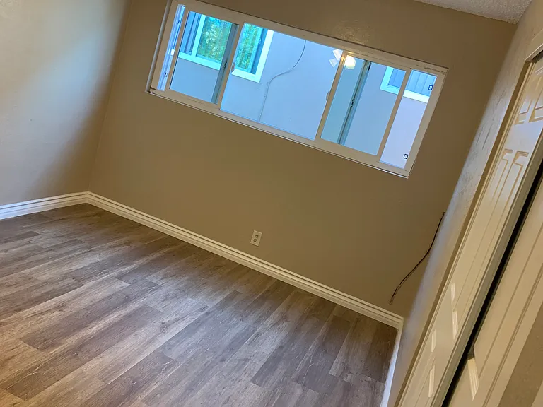 1536 W Wardlow Rd #11 — Photo 12