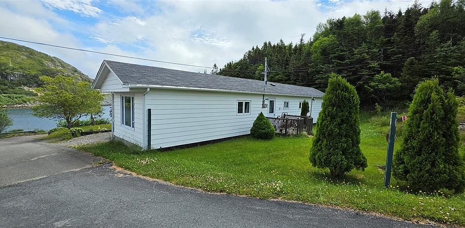 1st image of 3 Bayview Drive