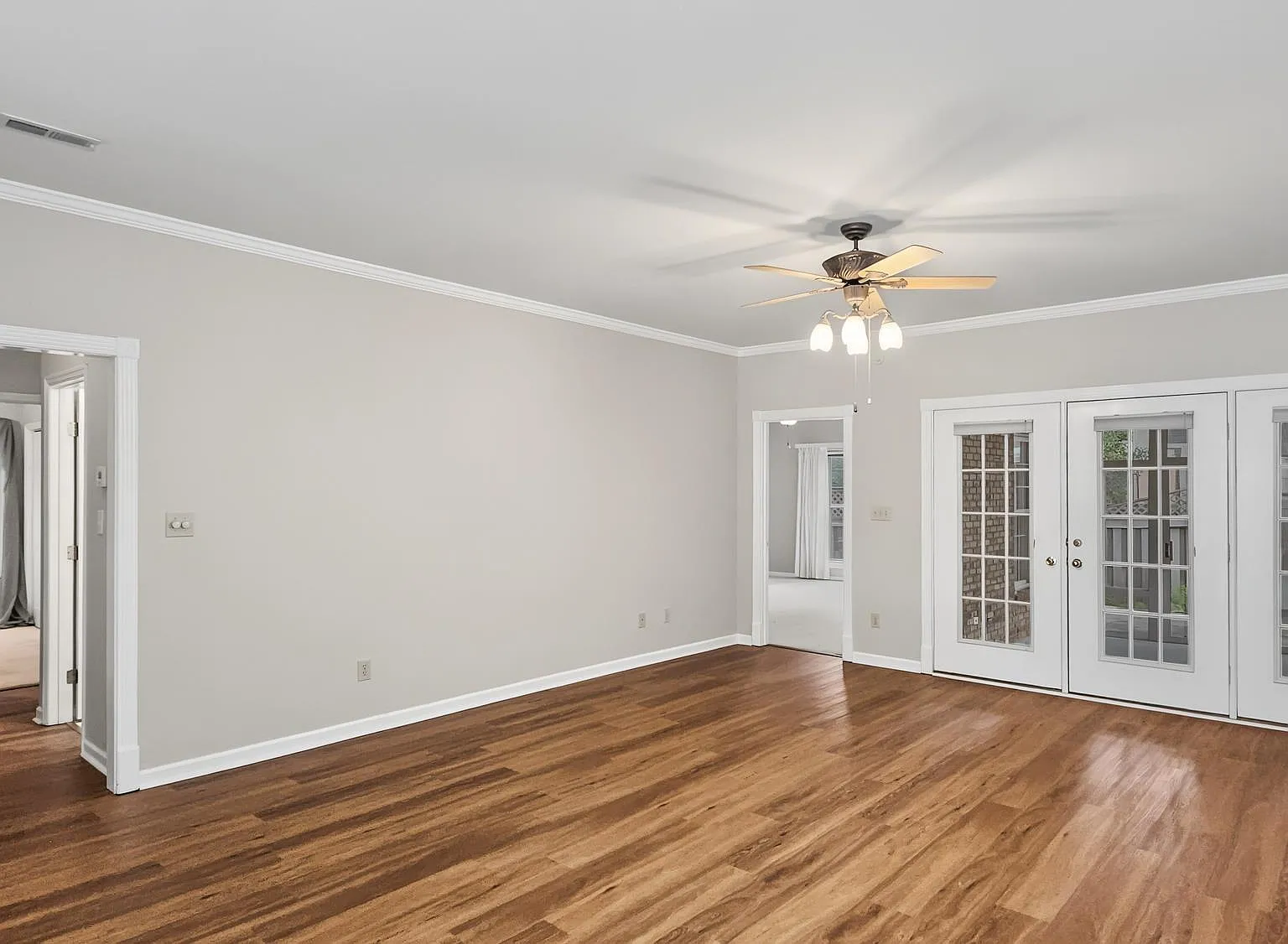 3 bed, 2.0 bath, 1870 sqft, $2,250 — Photo 4