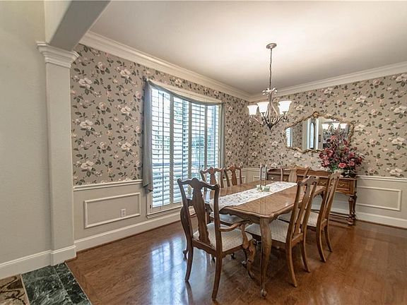 4th image of 1400 Waterford Ct