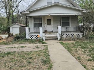 2910 SW 10th Ave, Topeka, KS 66604