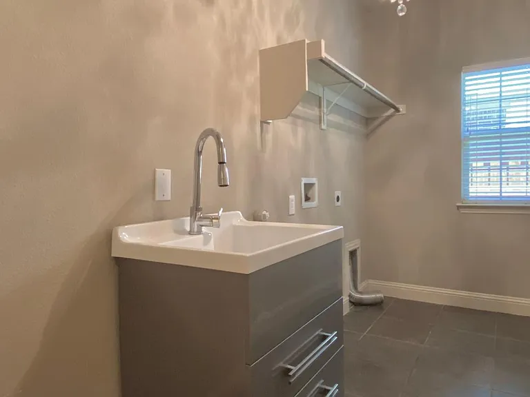 3052 Aerial Dr — Photo 15