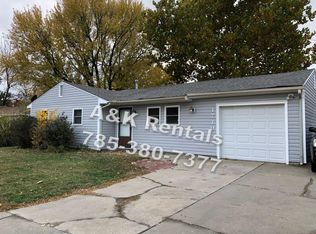 1719 SW Fairlawn Rd, Topeka, KS 66604