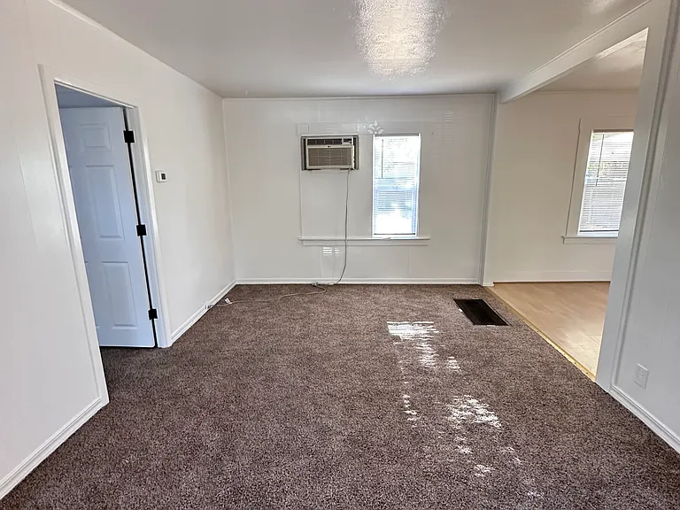 1730 McKinley Ave — Photo 2