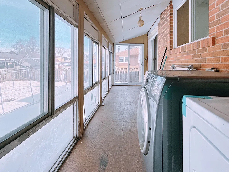 9 Oakmeadow Blvd #2