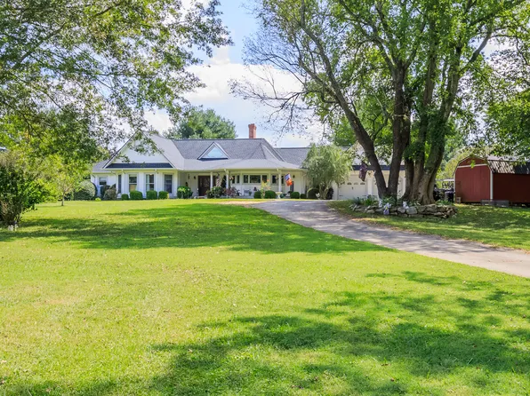 4911 E Broomtown Rd, Trion, GA 30753