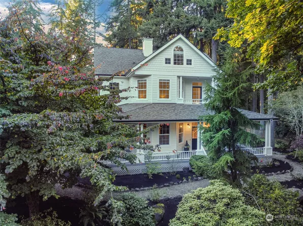10245 NE Sunrise Place, Bainbridge Island, WA 98110