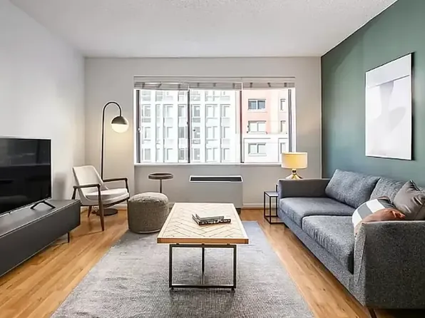 181 7th Avenue image 1 of 4