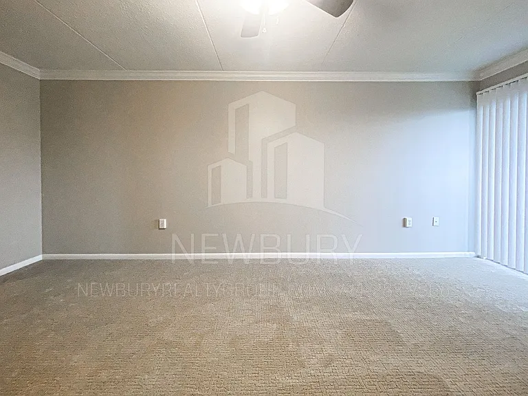 530 N Main Street - The Townhouse. — Photo 100