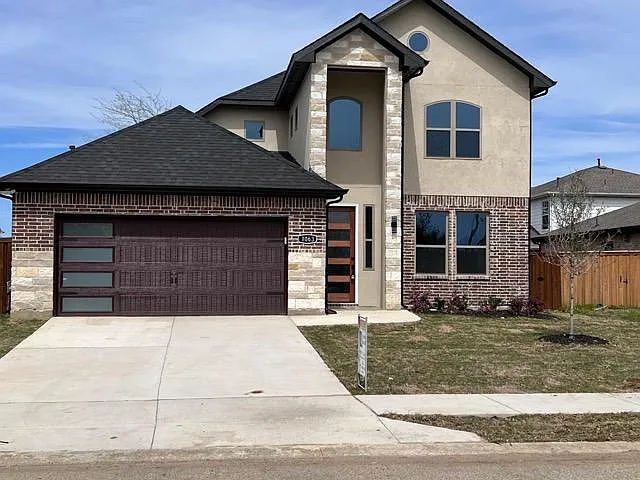 1063 Lake Trail Dr