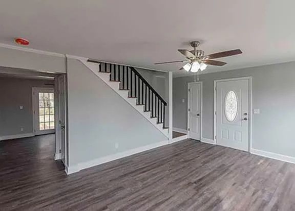 3rd image of 303 N Howell Ave
