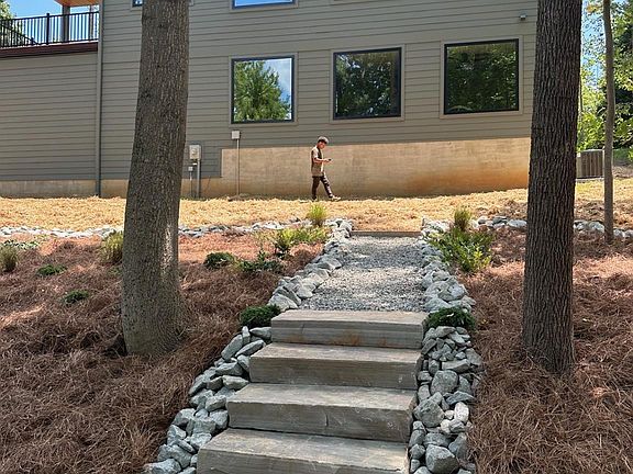 3rd image of 150 Driftwood Dr