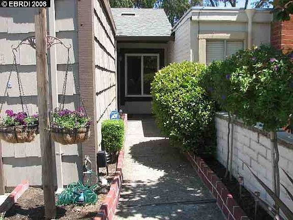 2nd image of 2925 N Apple Ct